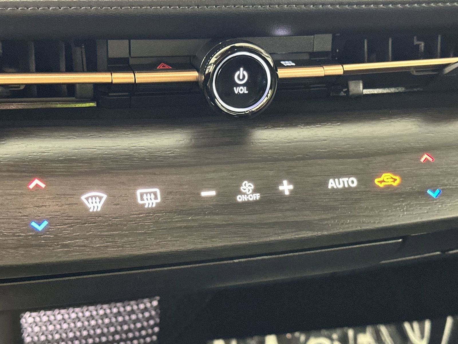 Certified 2024 Nissan Ariya AWD image 19