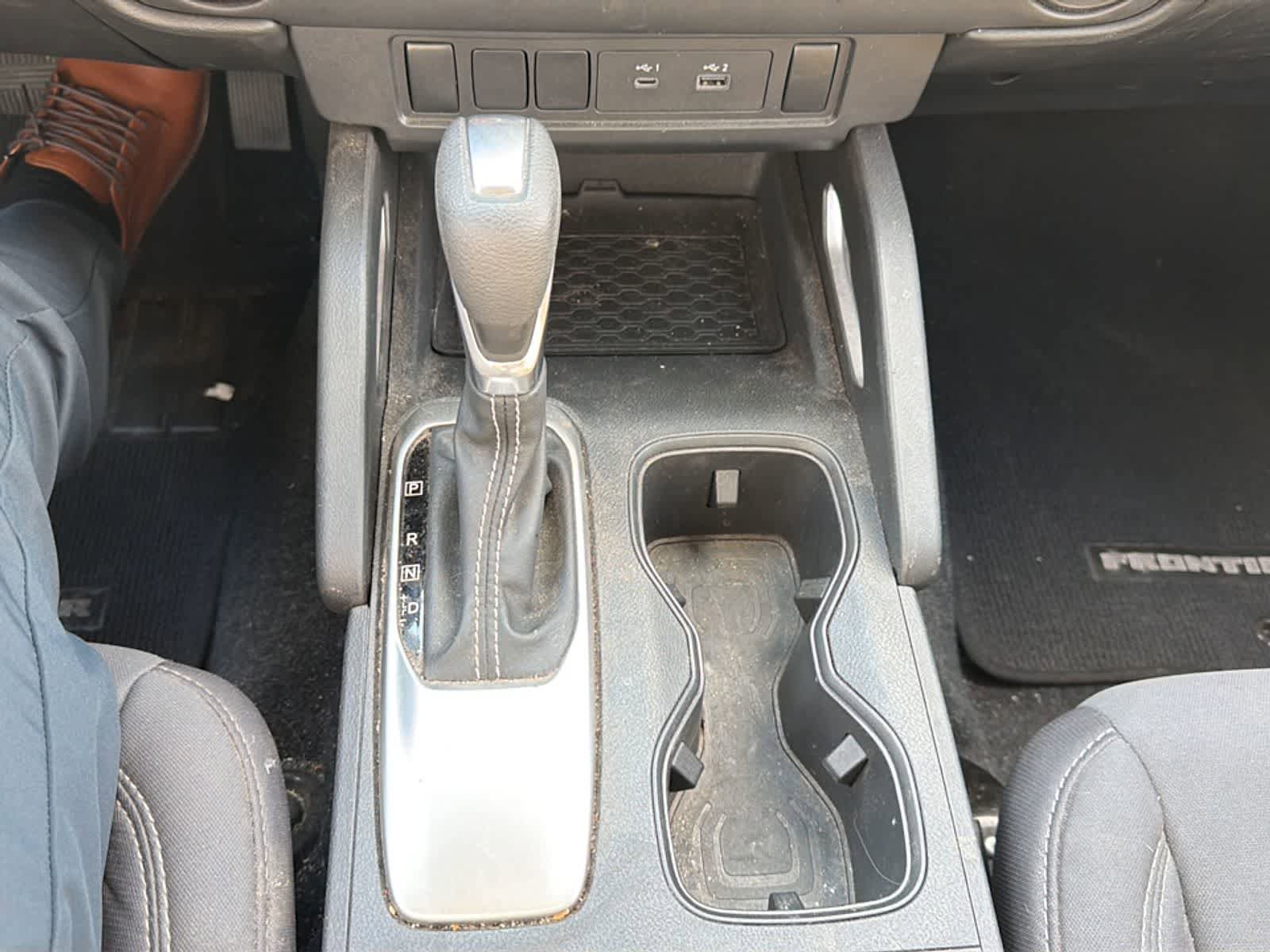 Used 2024 Nissan Frontier SV image 16