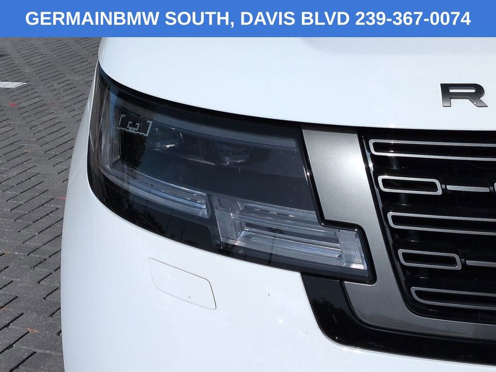 Used 2022 Land Rover Range Rover SE AWD/4WD image 11