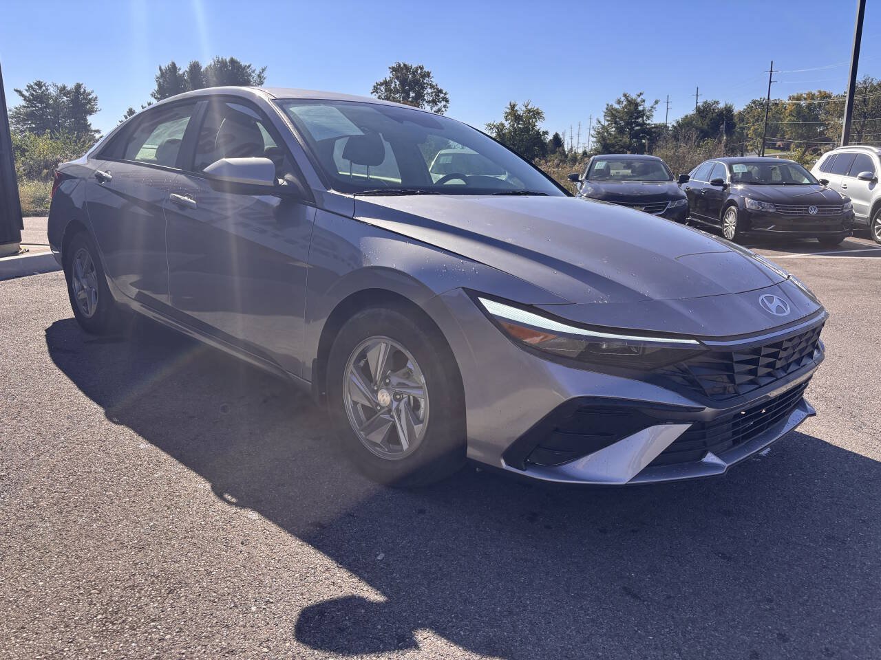 Used 2025 Hyundai Elantra SE FWD image 4