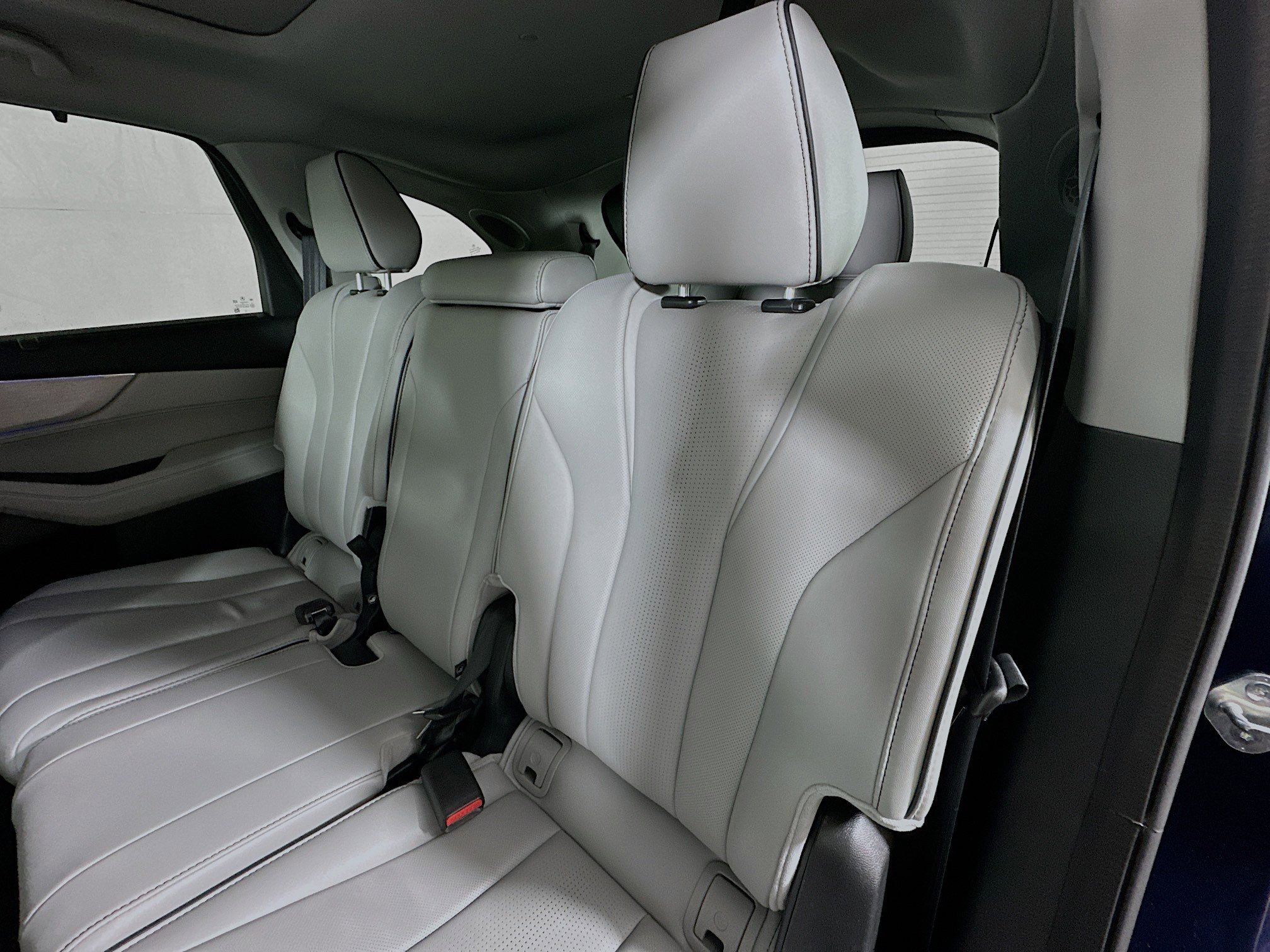 Used 2023 Acura MDX SH-AWD w/ Advance Package image 25