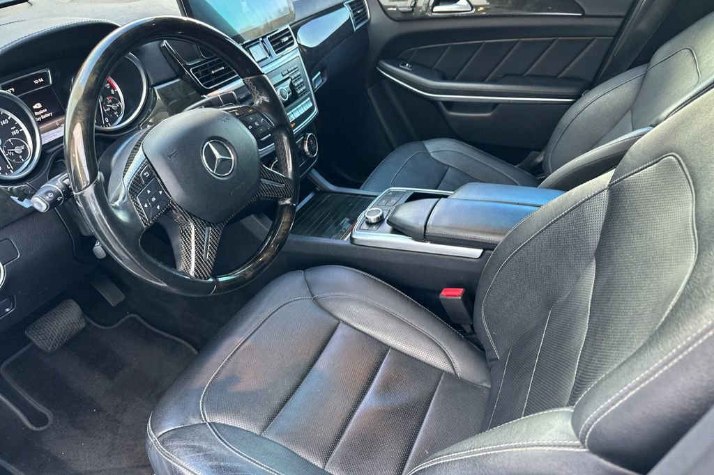 Used 2016 Mercedes-Benz GL 550 4MATIC image 9