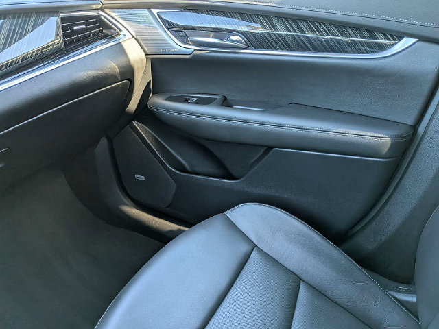 Certified 2025 Cadillac XT6 Premium Luxury AWD/4WD image 22