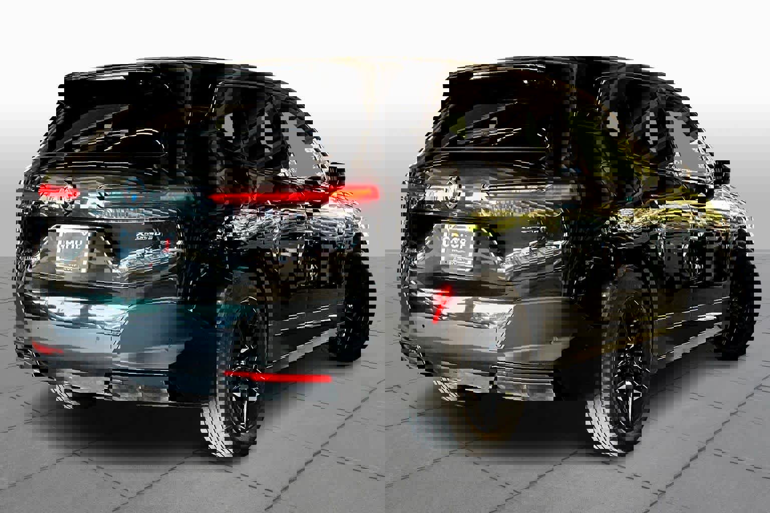 Used 2023 BMW iX xDrive50 w/ Convenience Package image 12