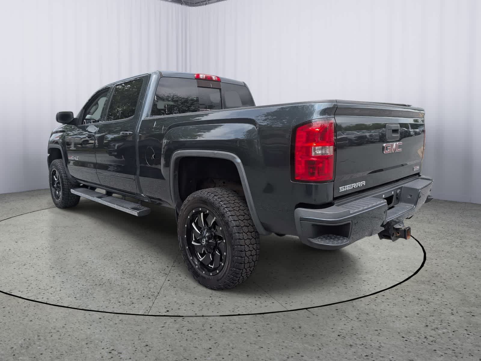 Used 2018 GMC Sierra 2500 SLT w/ All Terrain HD Package AWD/4WD image 5