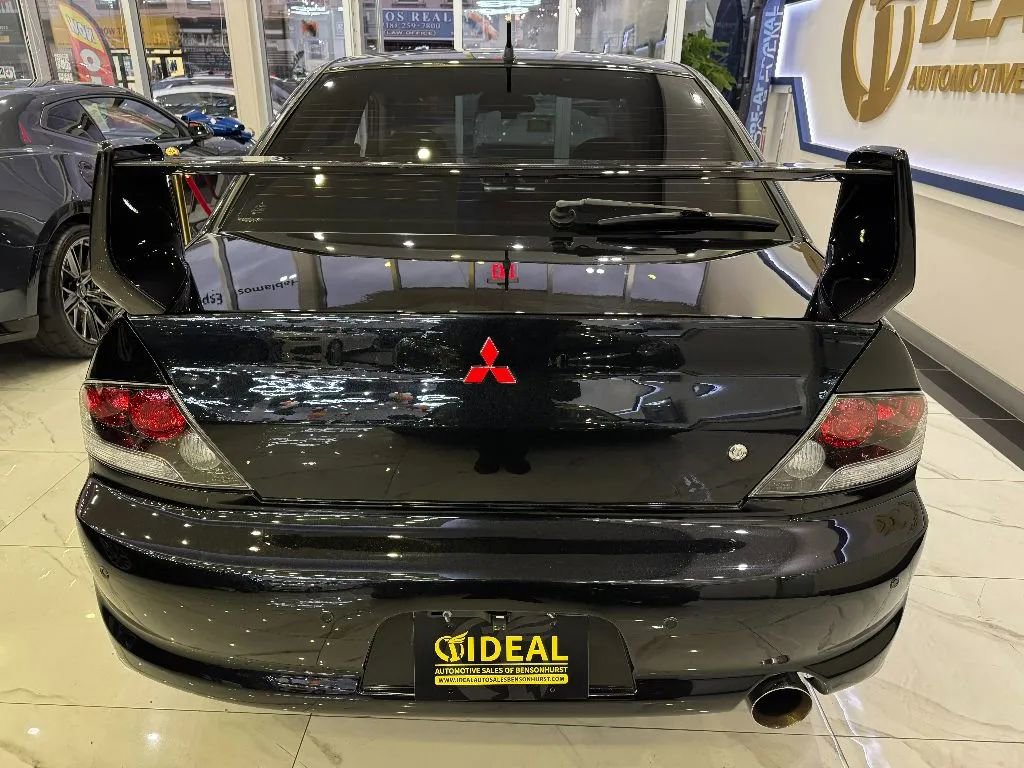 Used 2006 Mitsubishi Lancer Evolution Evolution IX Sedan 4D image 5
