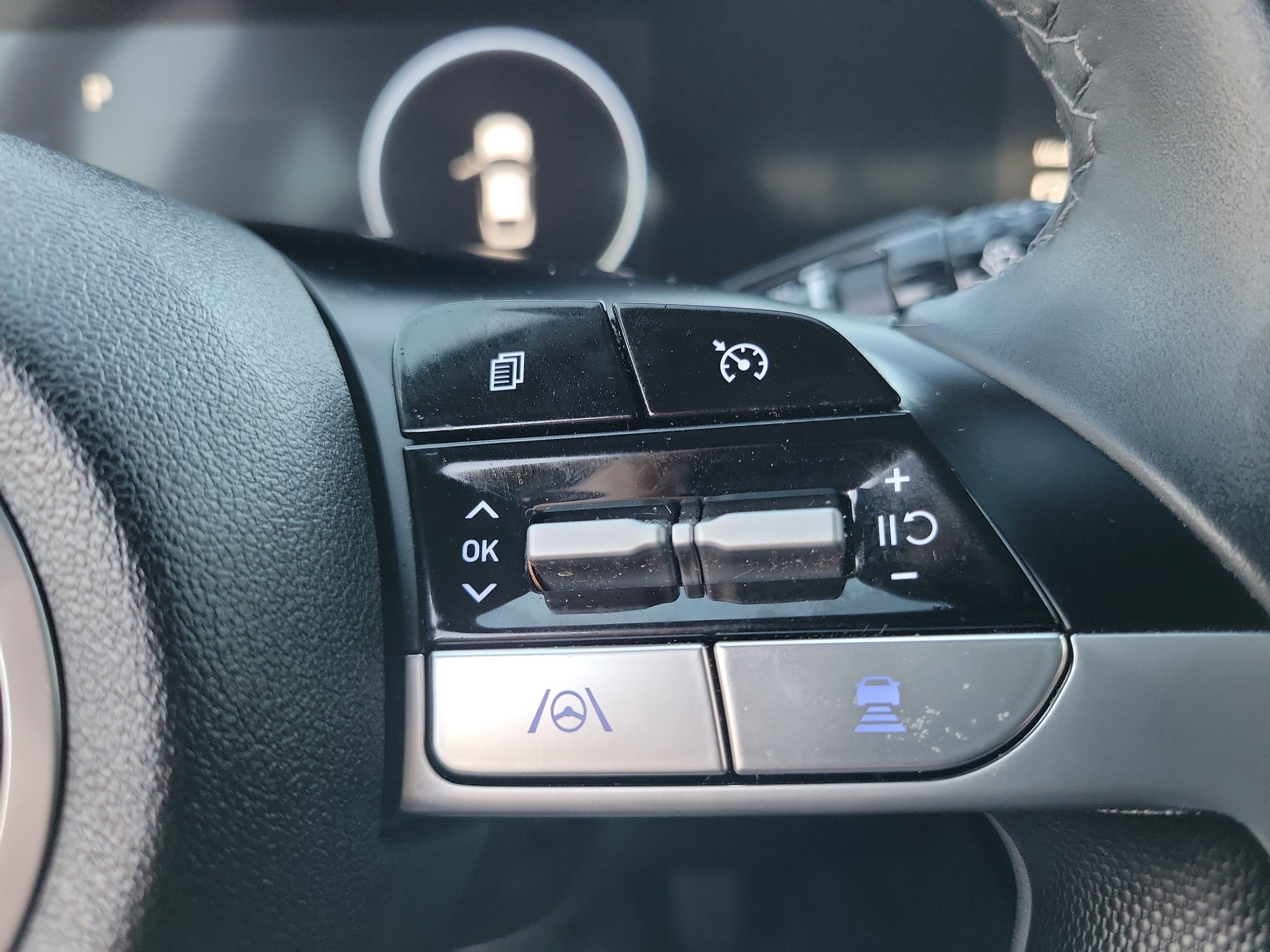 Certified 2023 Hyundai Elantra Limited image 8