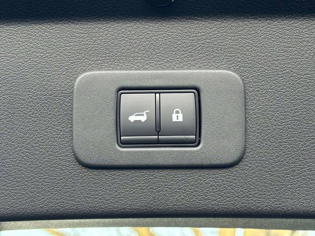 New 2026 Nissan Leaf Platinum+ image 12