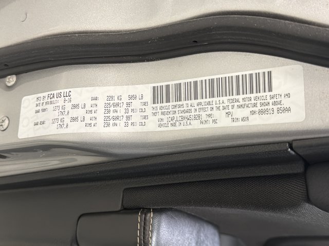 Used 2017 Jeep Cherokee Latitude w/ Cold Weather Group FWD image 10