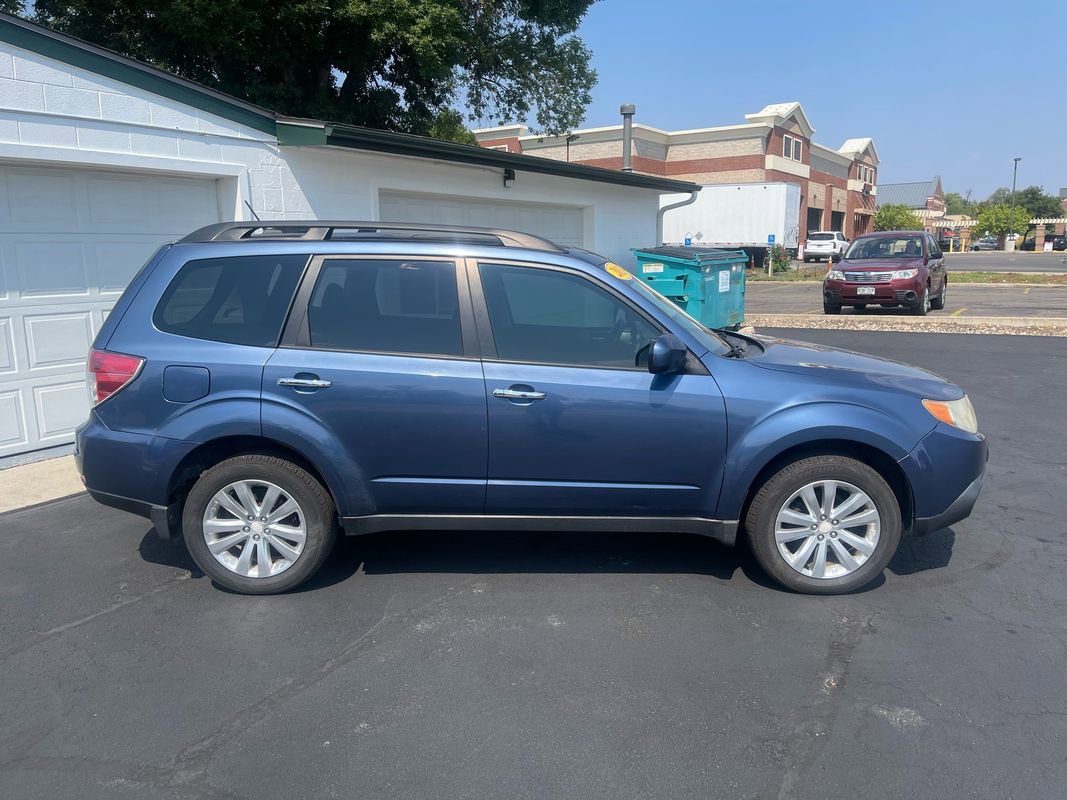 Used 2011 Subaru Forester 2.5X Premium image 2