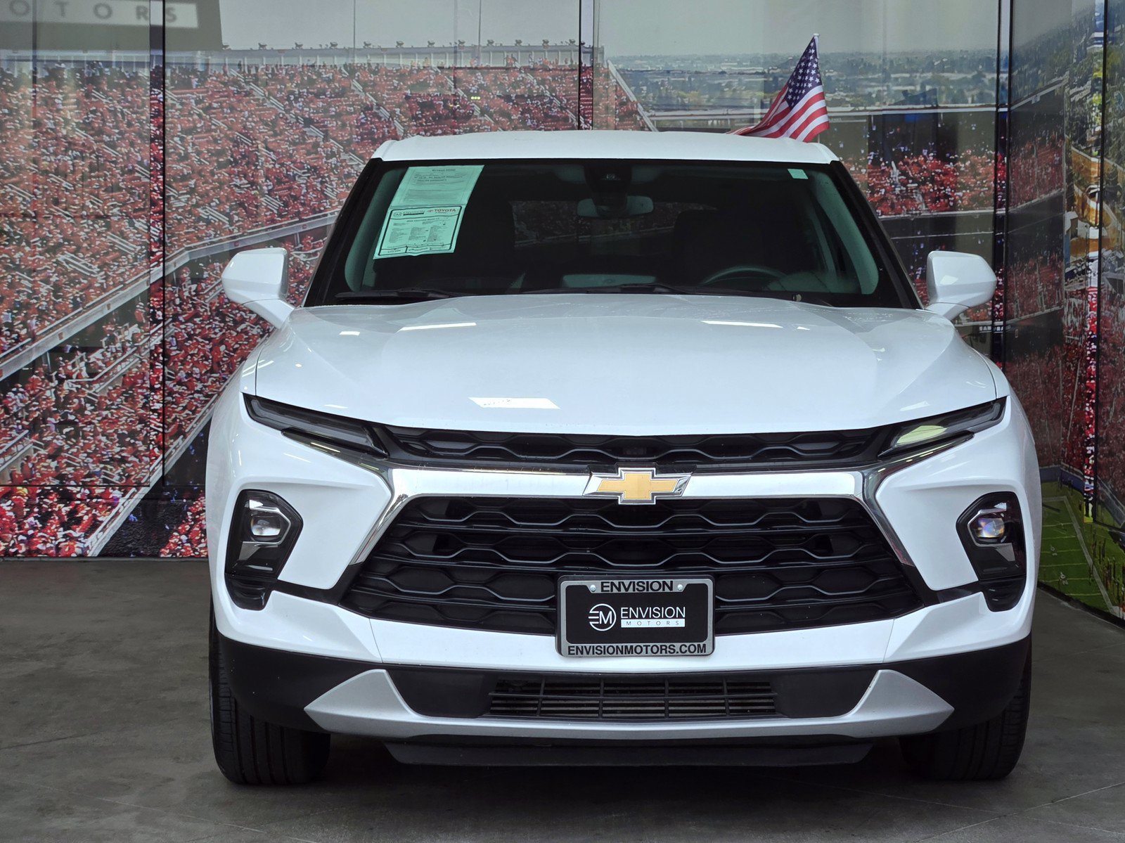 Used 2025 Chevrolet Blazer LT FWD image 3