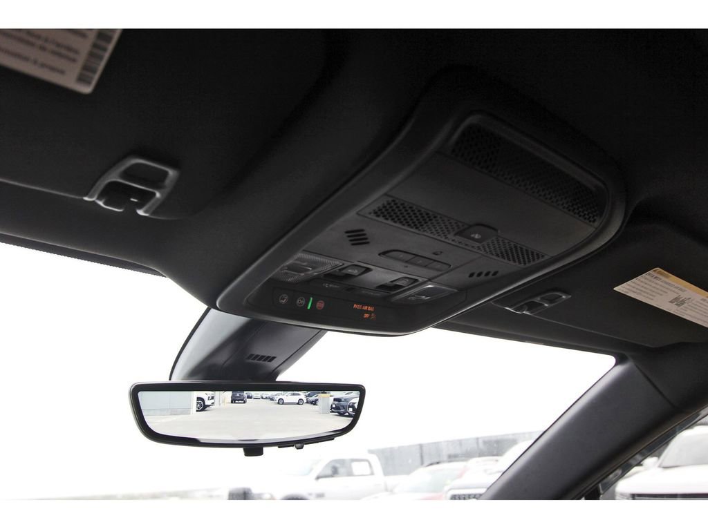 Used 2025 Cadillac XT5 Premium Luxury w/ Technology Package image 11