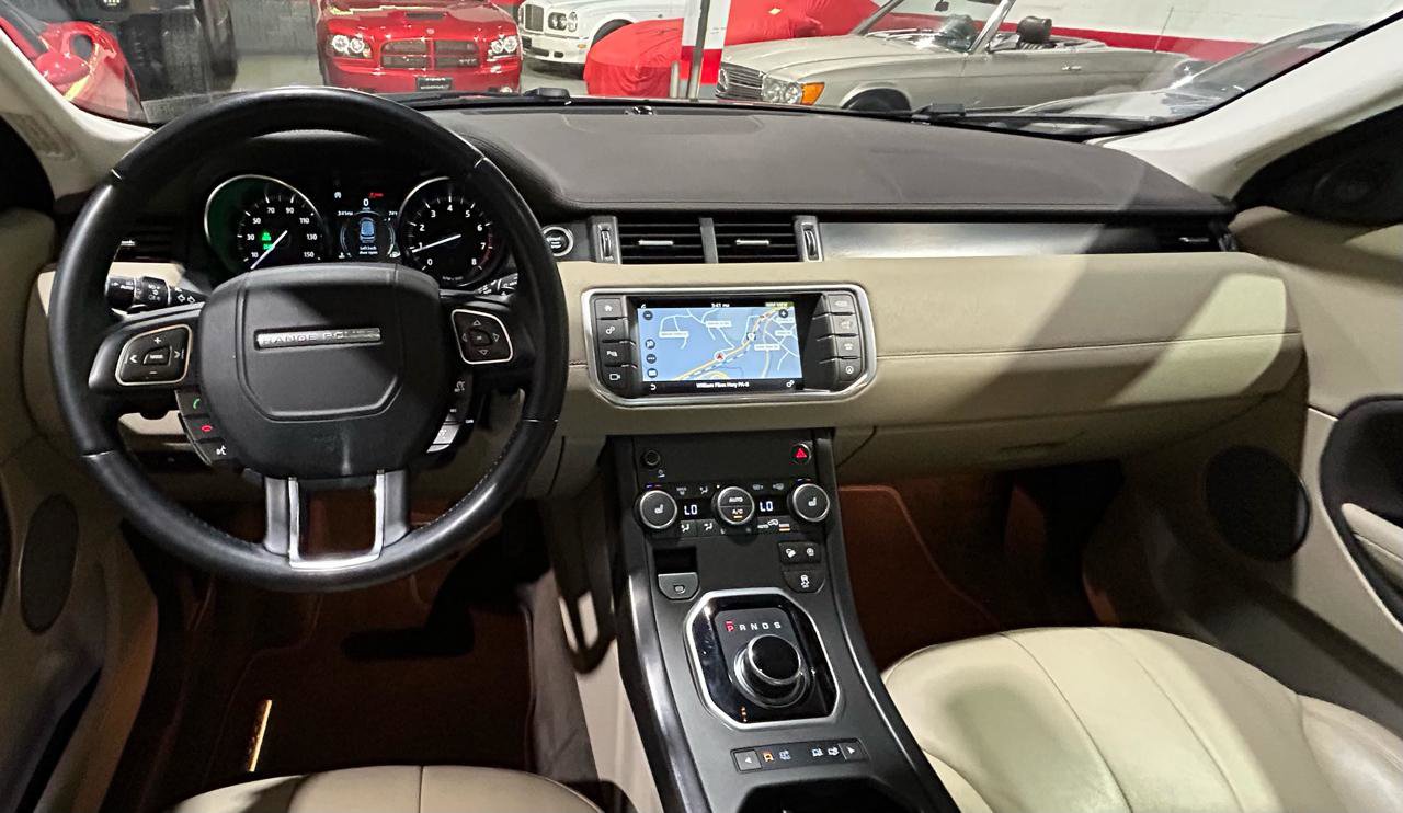 Used 2018 Land Rover Range Rover Evoque SE AWD/4WD image 13