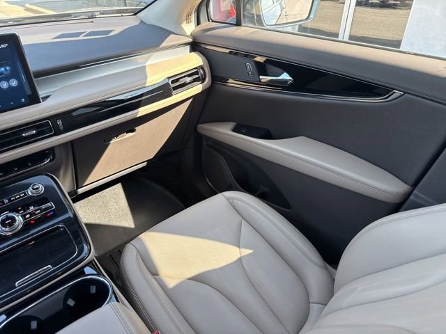 Certified 2022 Lincoln Nautilus AWD w/ Premium Package image 24