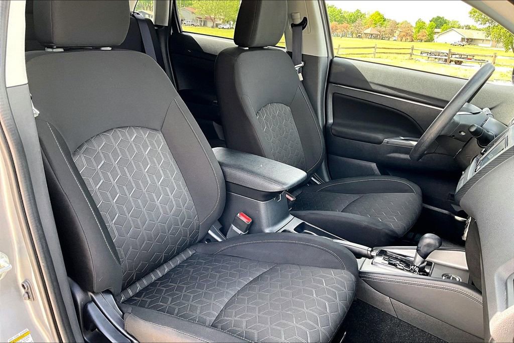 Used 2025 Mitsubishi Outlander Sport ES AWD/4WD image 7