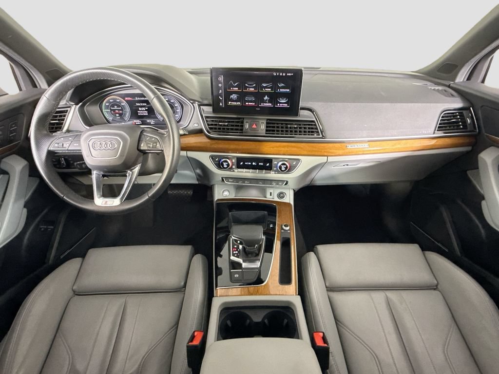 Used 2024 Audi Q5 e Premium Plus w/ Premium Plus Package AWD/4WD image 9