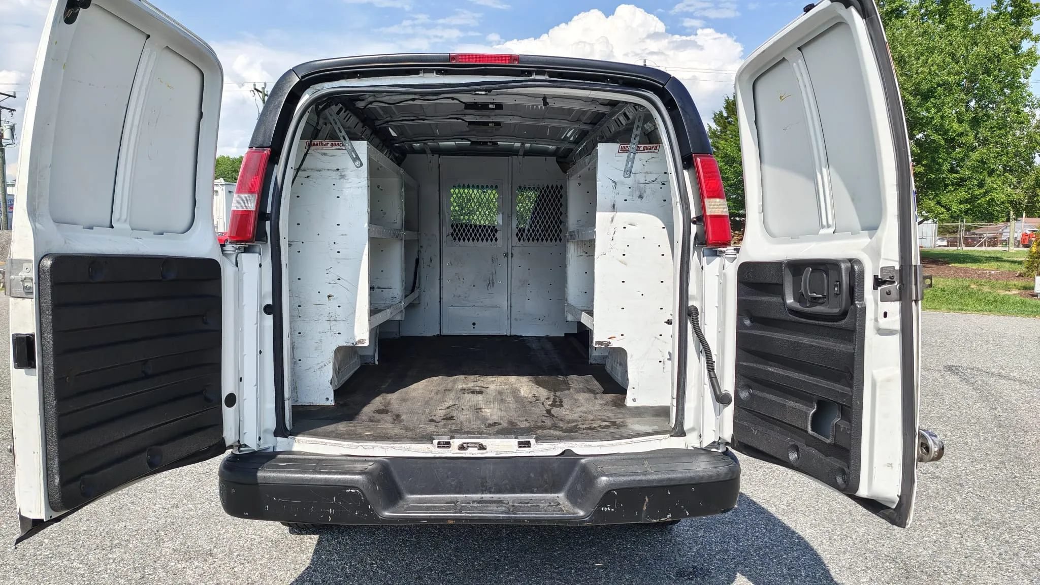 Used 2015 GMC Savana 2500 RWD image 8