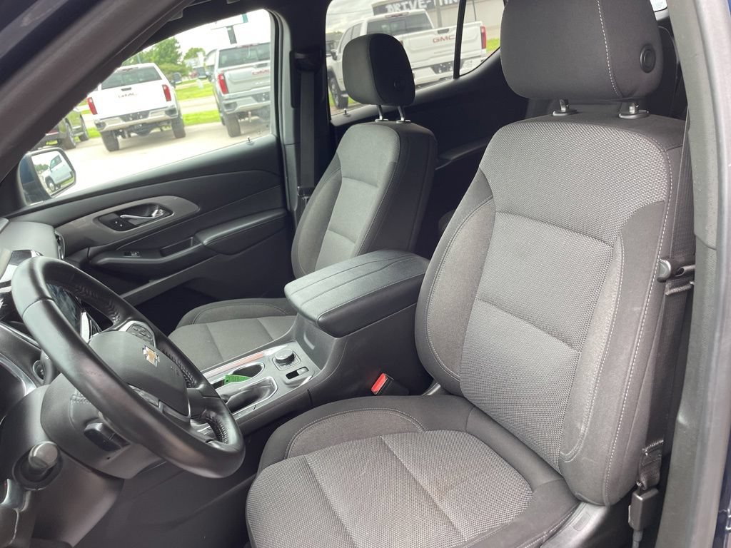 Used 2022 Chevrolet Traverse LT FWD image 54