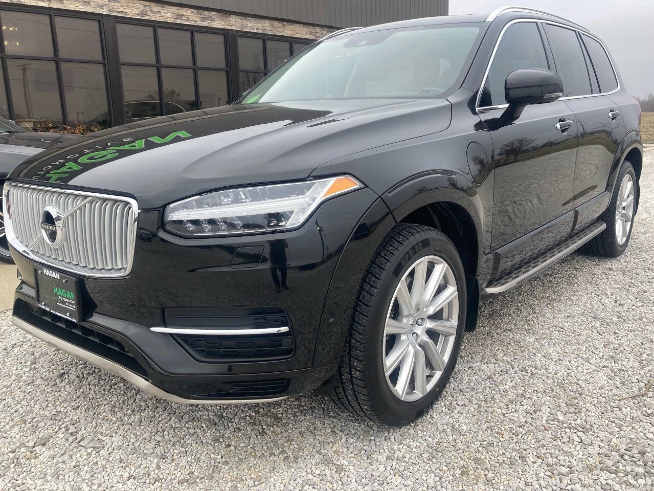 Used 2016 Volvo XC90 T8 Inscription w/ Vision Package image 2