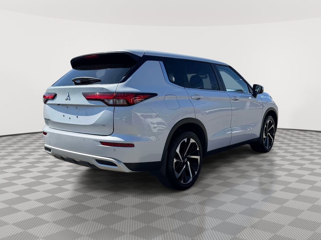 Used 2024 Mitsubishi Outlander SE image 9