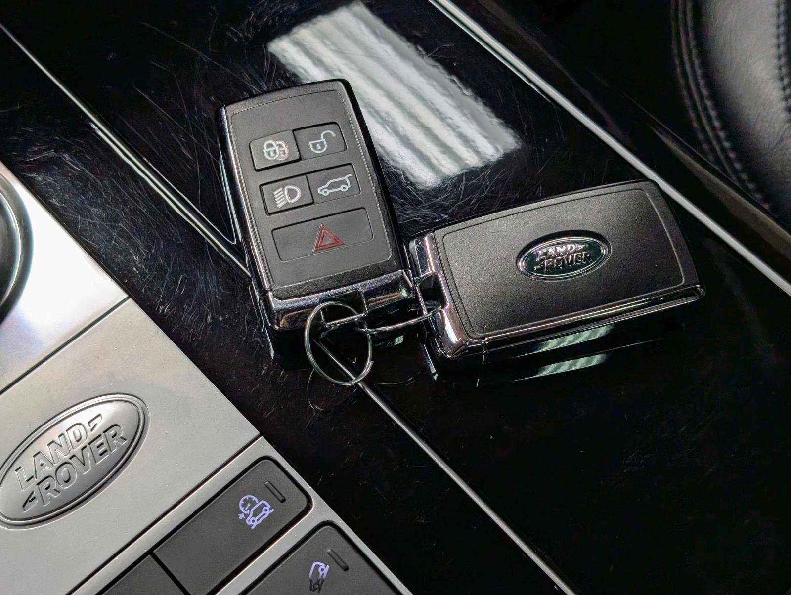 Used 2020 Land Rover Range Rover image 38