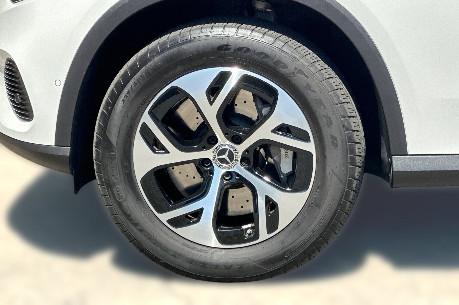 New 2025 Mercedes-Benz GLC 350e 4MATIC image 12