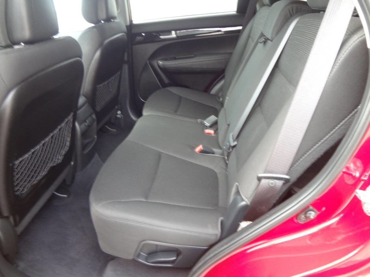 Used 2014 Kia Sorento LX image 9
