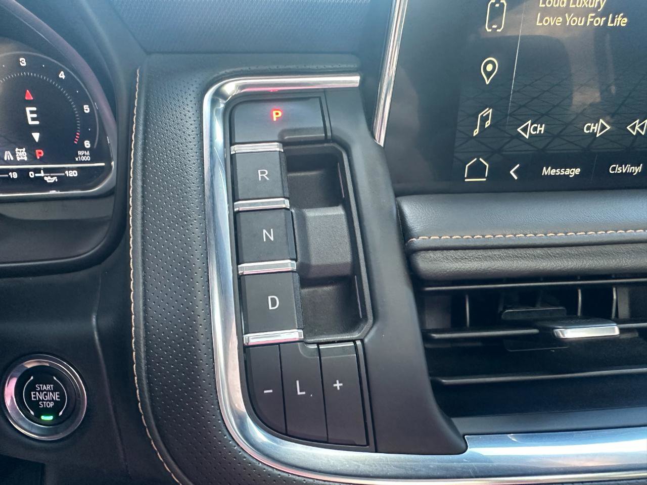 Used 2023 GMC Yukon XL AT4 image 51