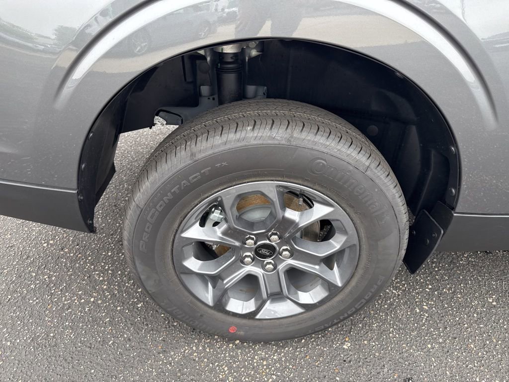 New 2025 Ford Maverick XLT w/ XLT Luxury Package image 18