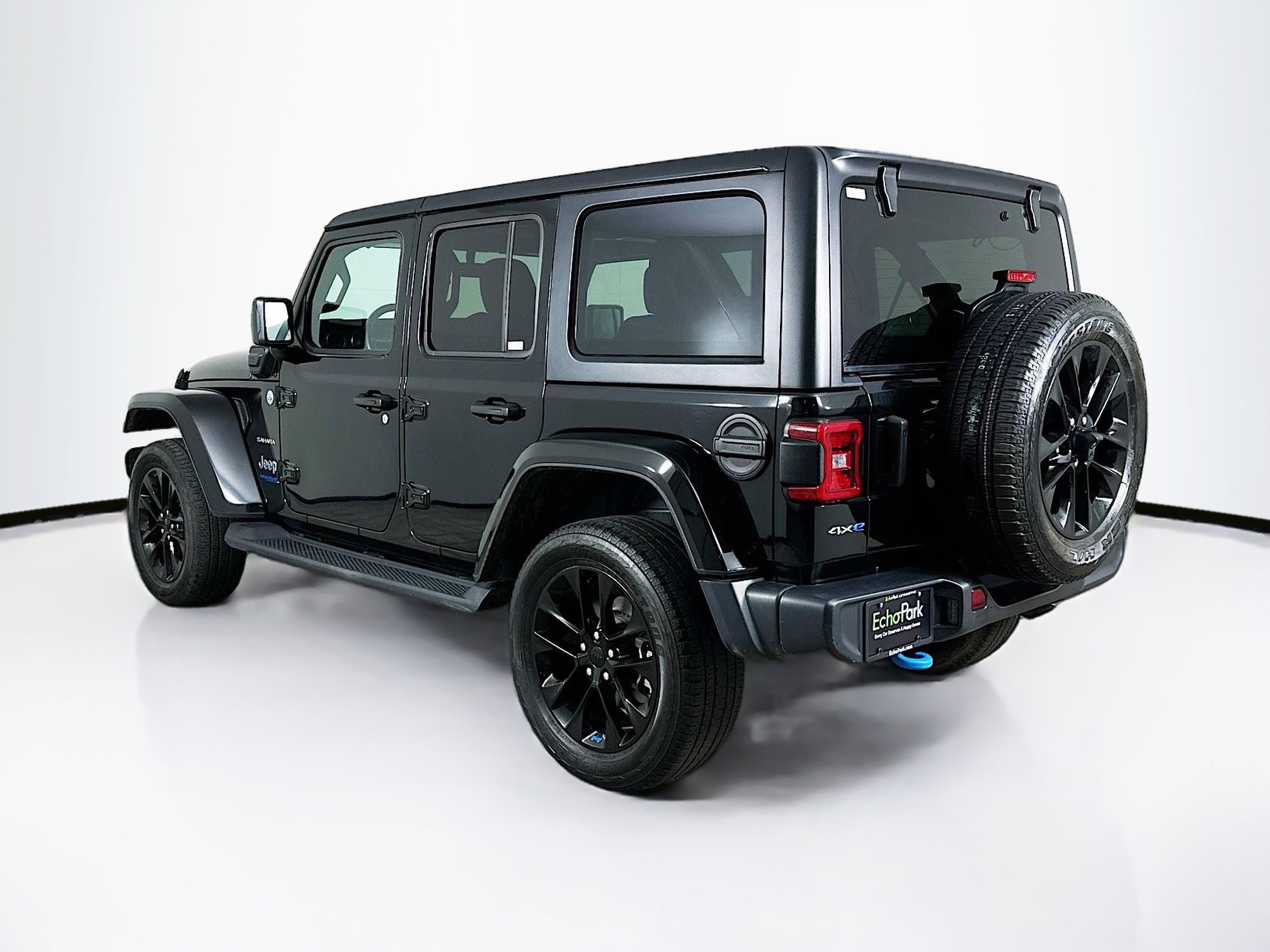 Used 2022 Jeep Wrangler Sahara w/ Cold Weather Group image 5