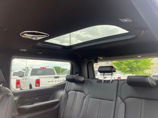 New 2026 Jeep Grand Wagoneer Limited AWD/4WD image 32