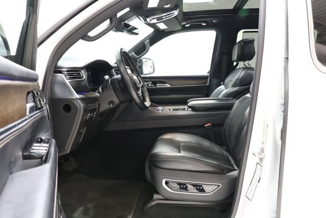 Used 2023 Jeep Grand Wagoneer 4WD image 14