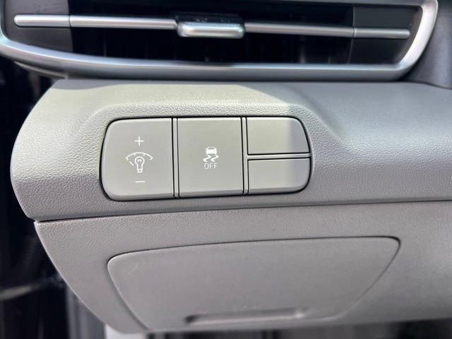 Used 2025 Hyundai Elantra SEL FWD image 10