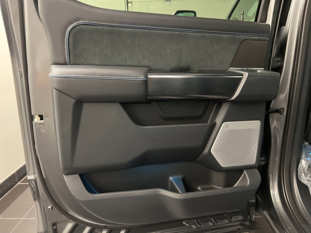 New 2026 Ford F250 Platinum image 40