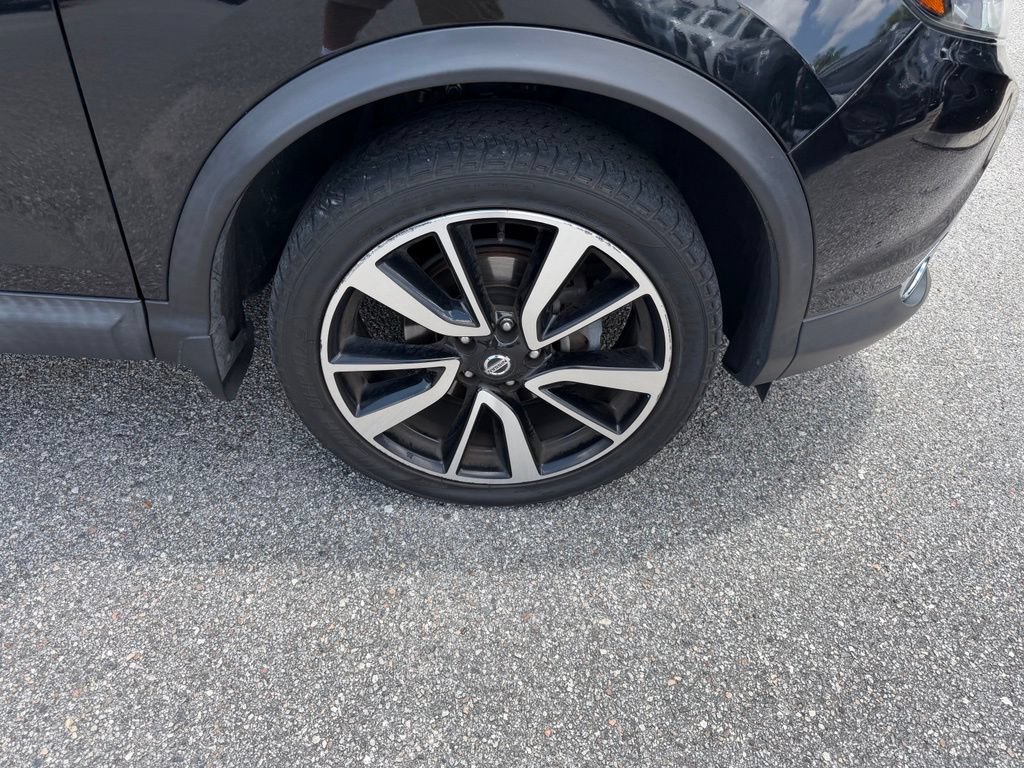Used 2018 Nissan Rogue Sport SL w/ SL Premium Package FWD image 4