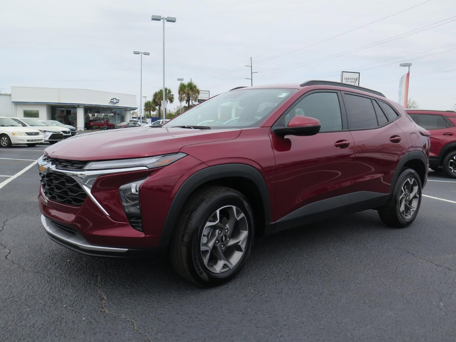 Used 2025 Chevrolet Trax LT w/ Driver Confidence Package image 8