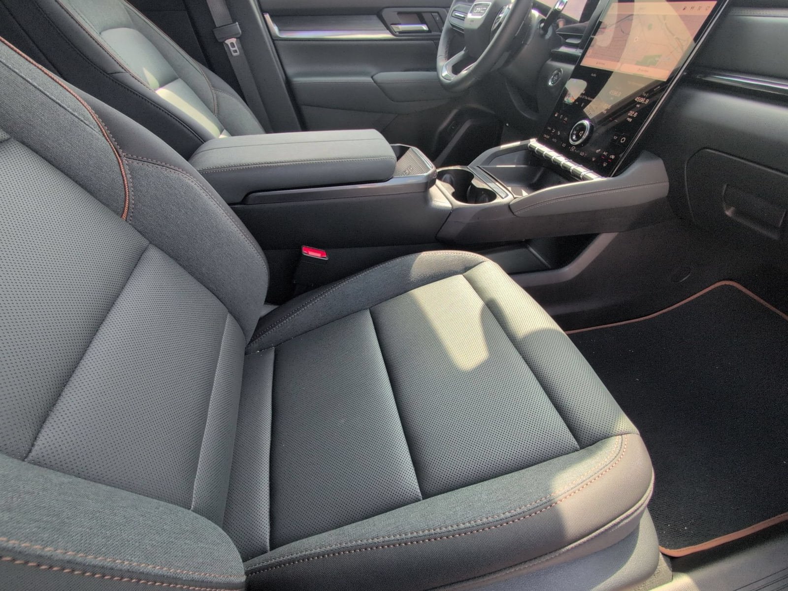 New 2026 GMC Terrain AT4 AWD/4WD image 30