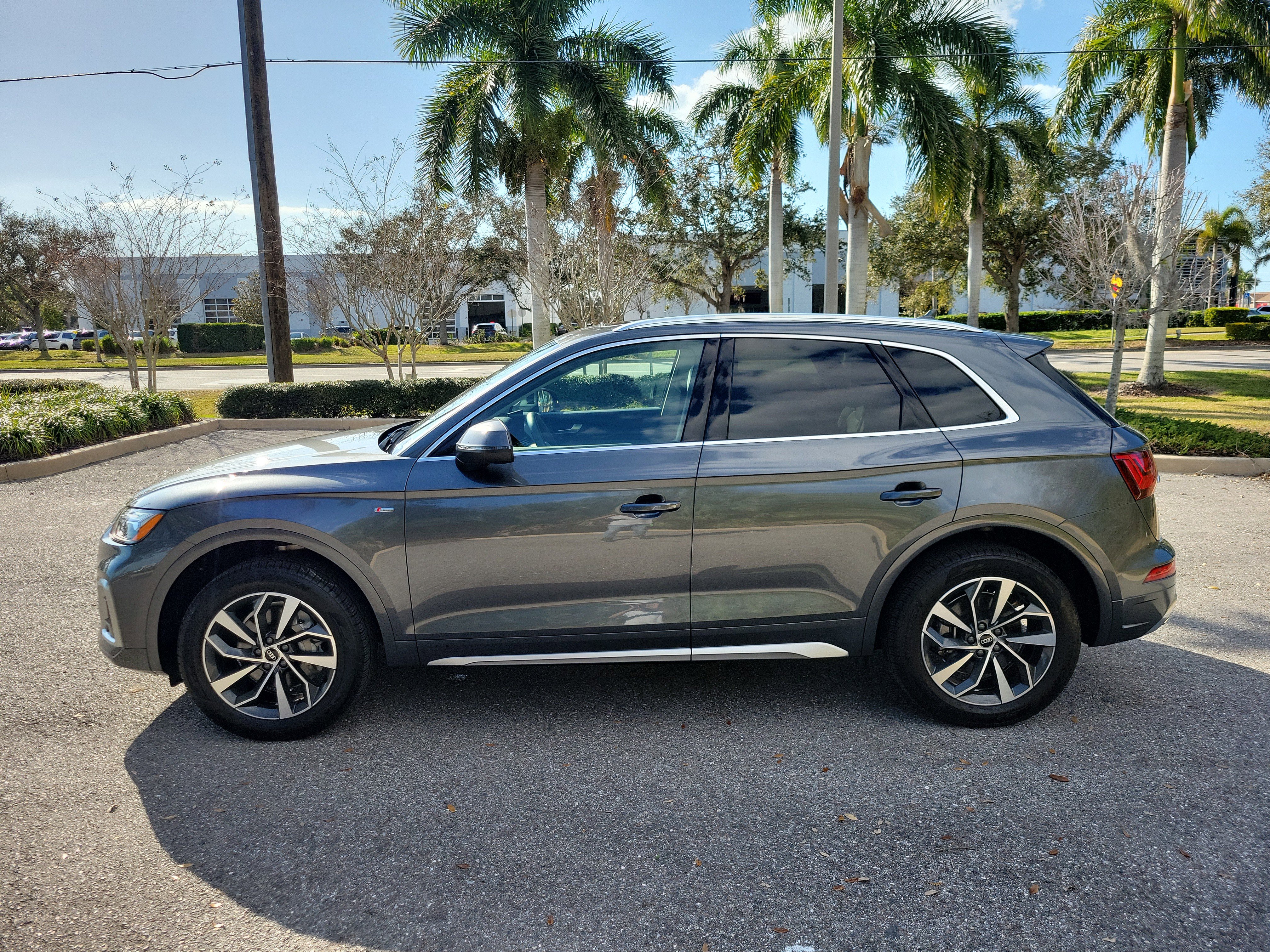 Certified 2025 Audi Q5 2.0T Premium Plus image 7