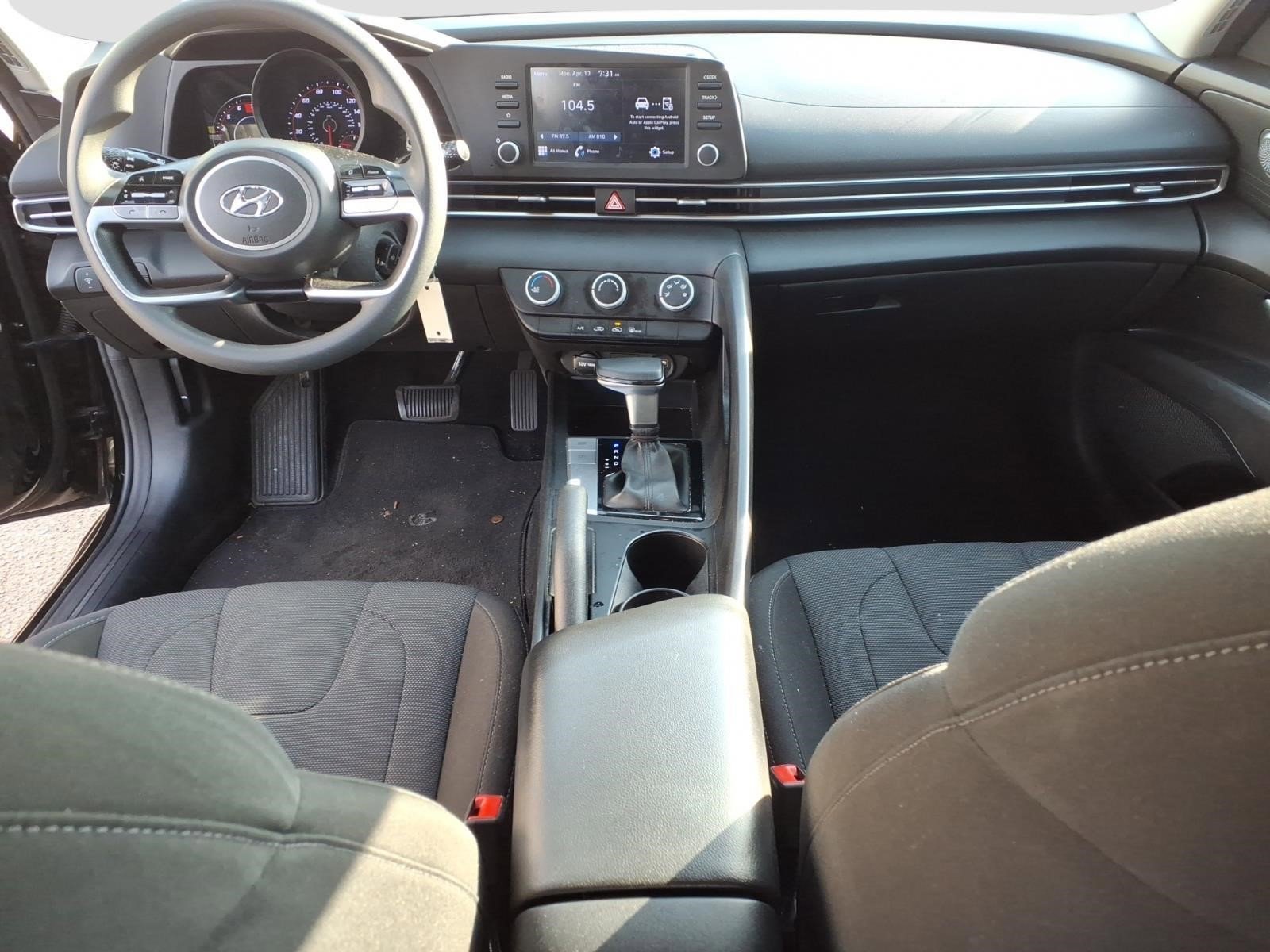 Used 2021 Hyundai Elantra SE image 6