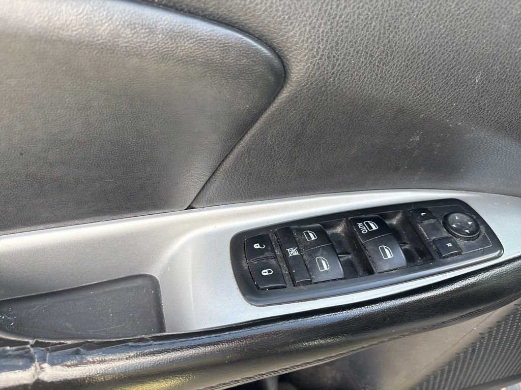Used 2019 Dodge Journey SE w/ Blacktop Package FWD image 12