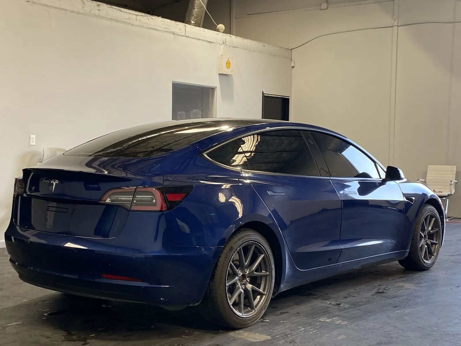 Used 2021 Tesla Model 3 Standard Range Plus RWD image 4