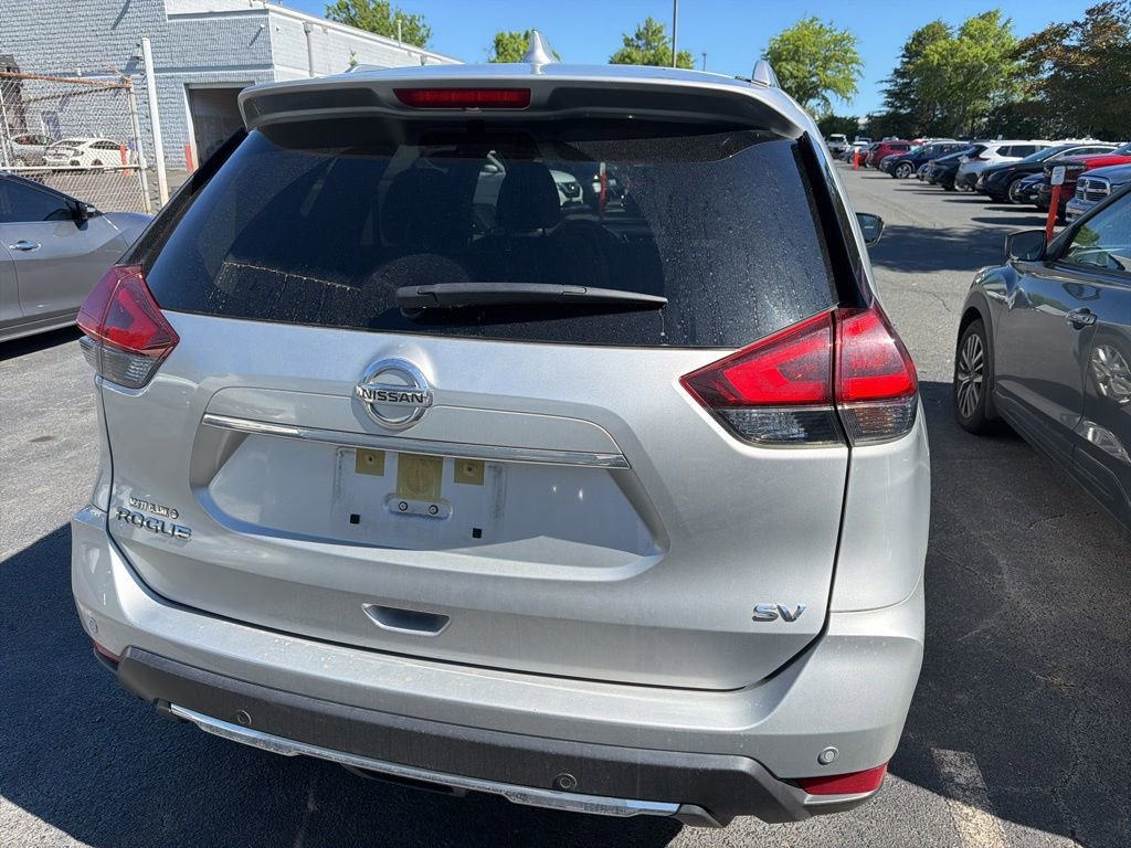 Used 2020 Nissan Rogue SV FWD image 4
