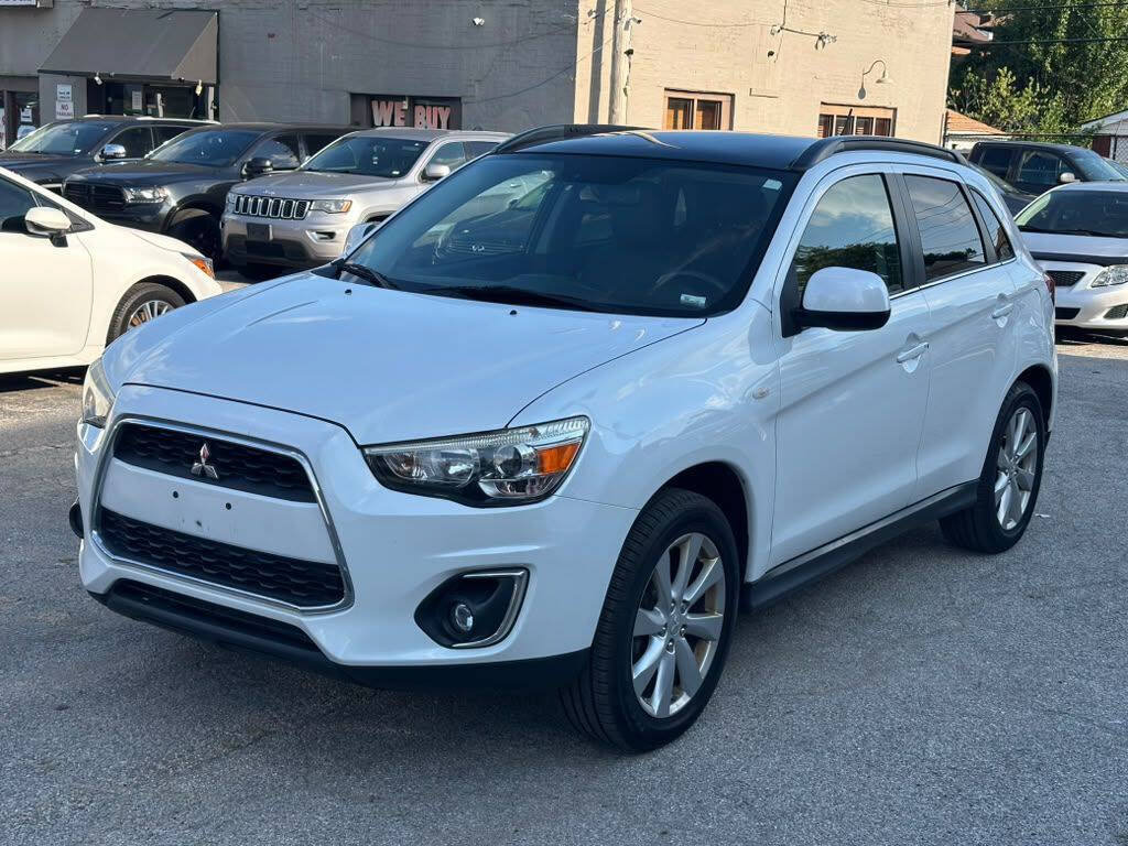 Used 2013 Mitsubishi Outlander Sport SE AWD/4WD image 3