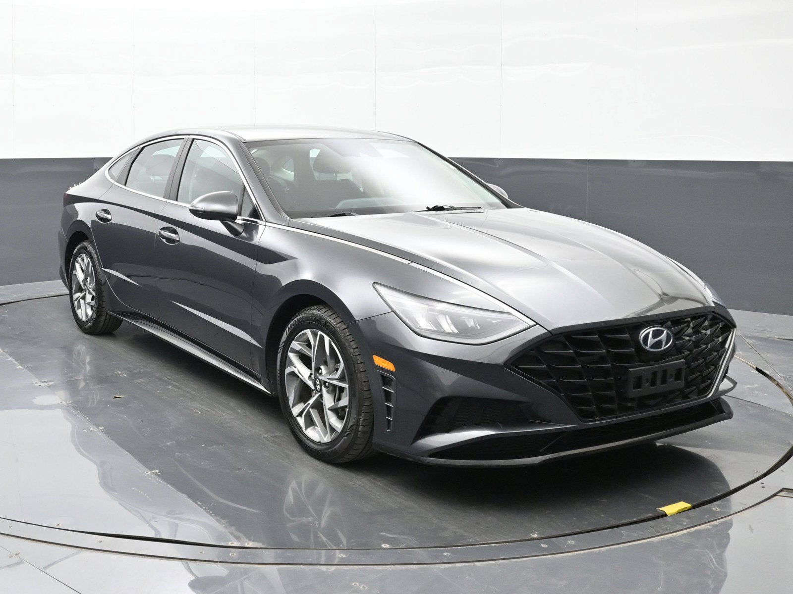 Certified 2023 Hyundai Sonata SEL w/ Preferred Accessory Package FWD image 9