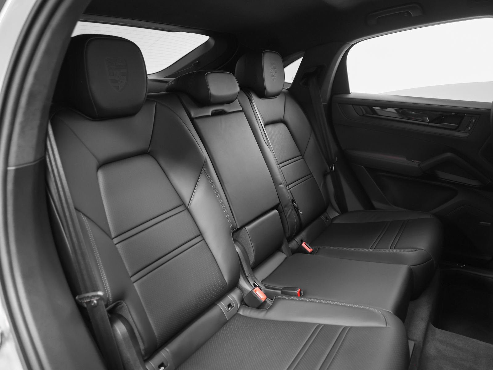 New 2026 Porsche Cayenne GTS AWD/4WD image 32