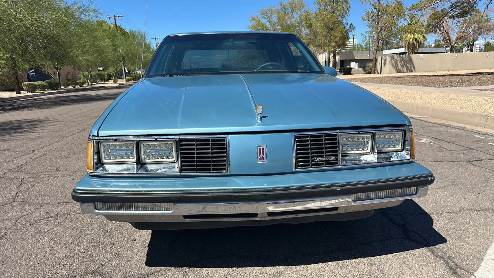 Used 1990 Oldsmobile 88 Royale Brougham FWD image 16