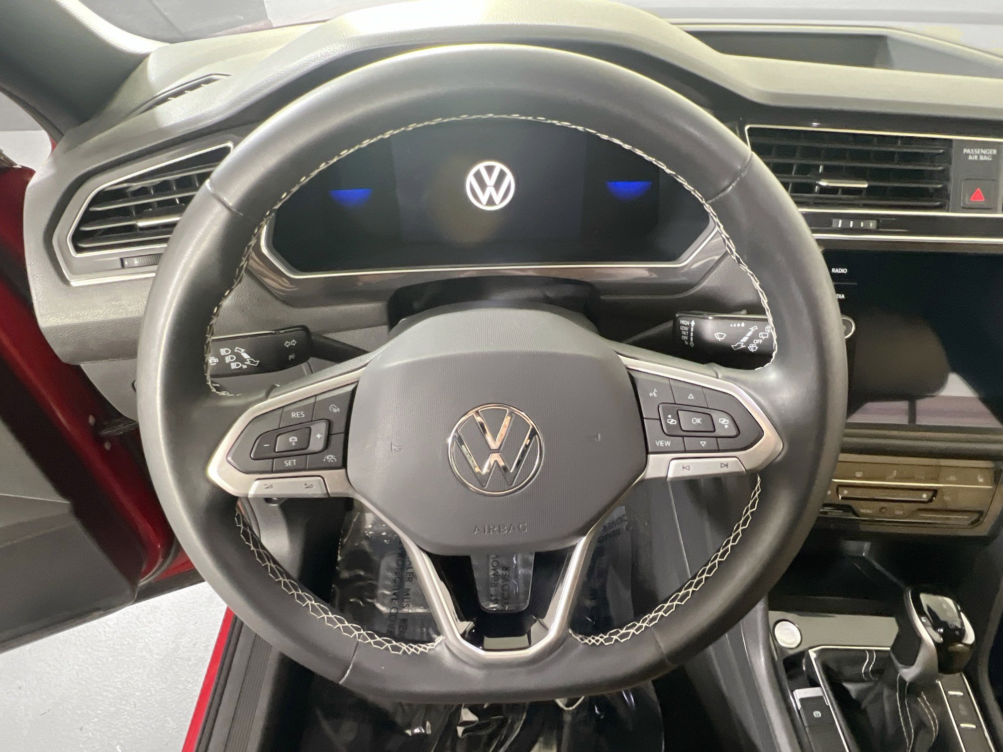 Used 2022 Volkswagen Tiguan SE AWD/4WD image 11
