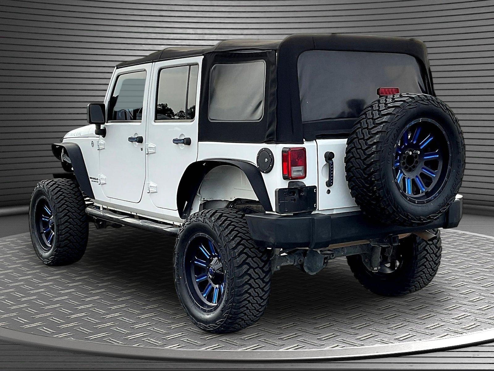 Used 2015 Jeep Wrangler Unlimited Rubicon w/ Dual Top Group AWD/4WD image 5