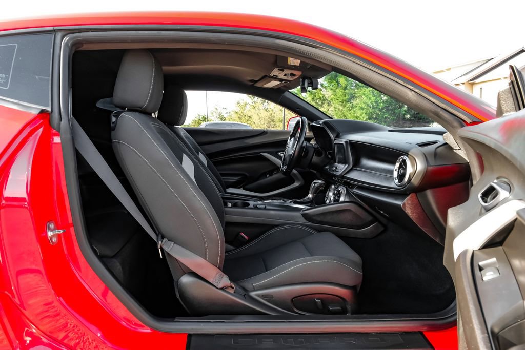 Used 2018 Chevrolet Camaro LT RWD image 29