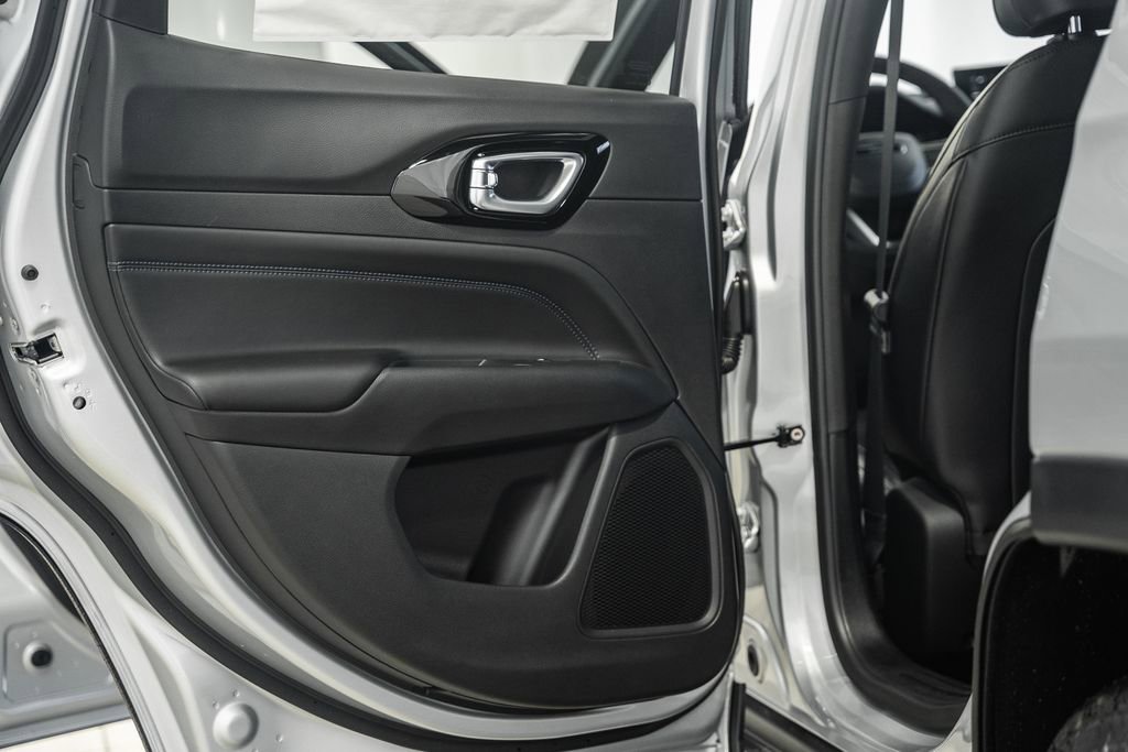 New 2026 Jeep Compass Latitude image 35